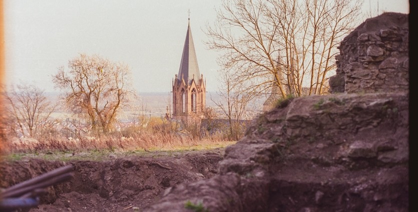 Unterwegs auf der Burg Landskron mit einem Maulwurf